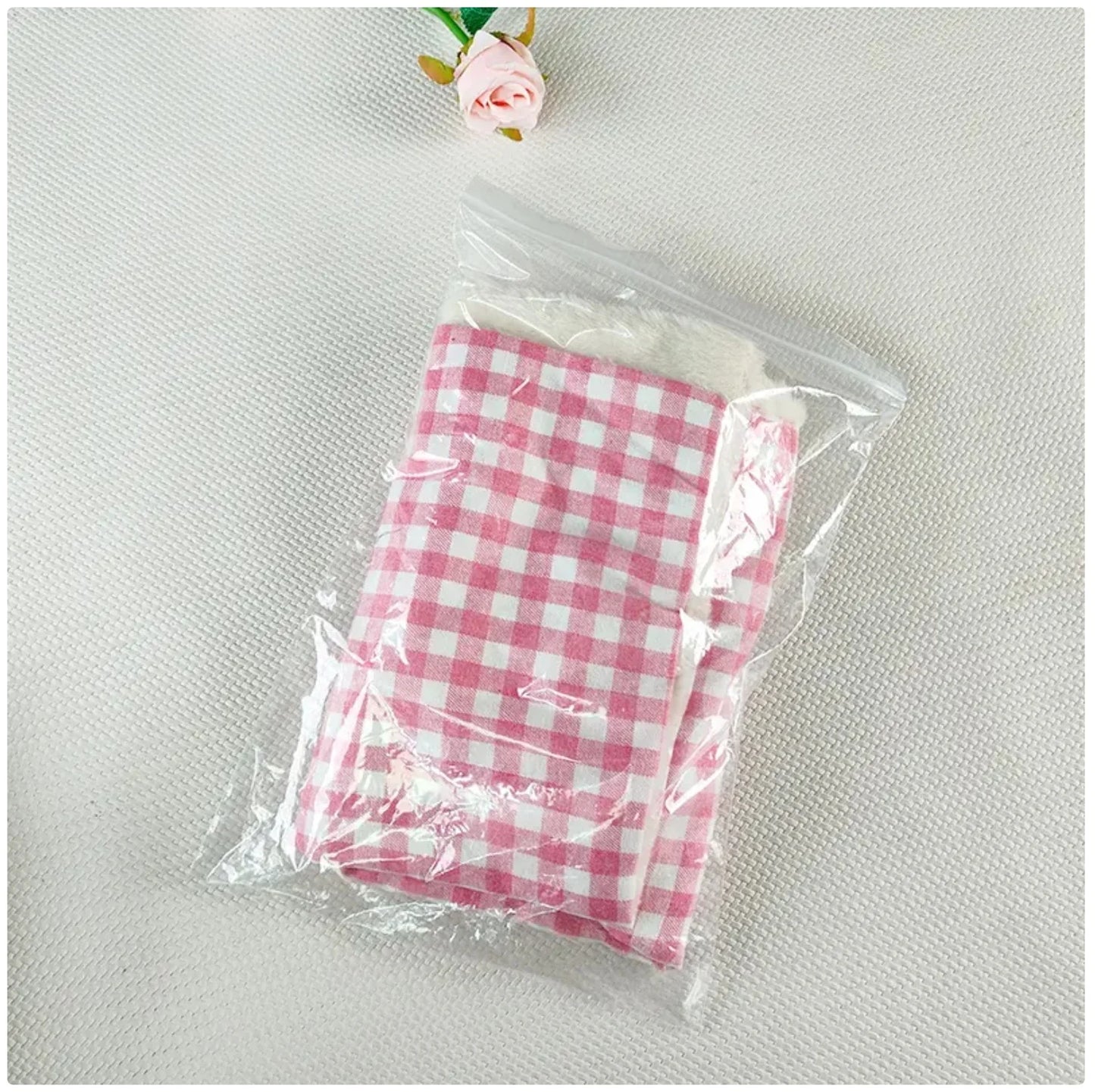 Checkered Pet Cloak Sleeping Bag - Warm & Stylish Cape for Dogs