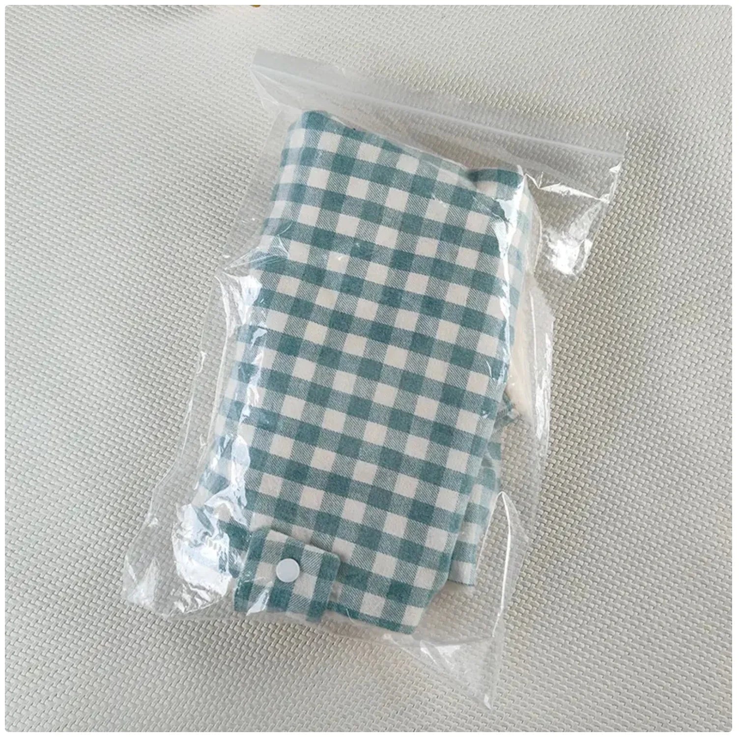 Checkered Pet Cloak Sleeping Bag - Warm & Stylish Cape for Dogs